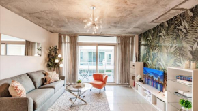 Crimson Condo- Heart of Midtown Pool and Parking, West Miami